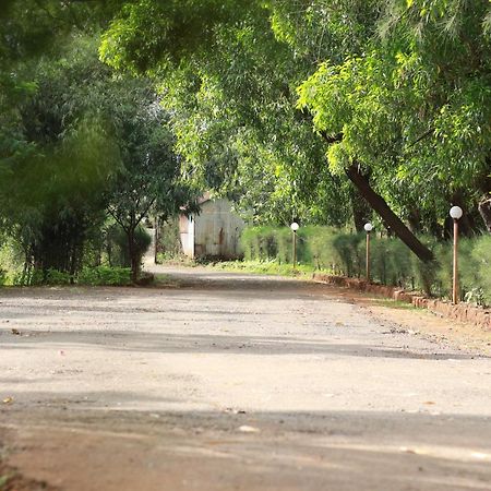 Koyna Lake Resort Koynanagar Exterior photo